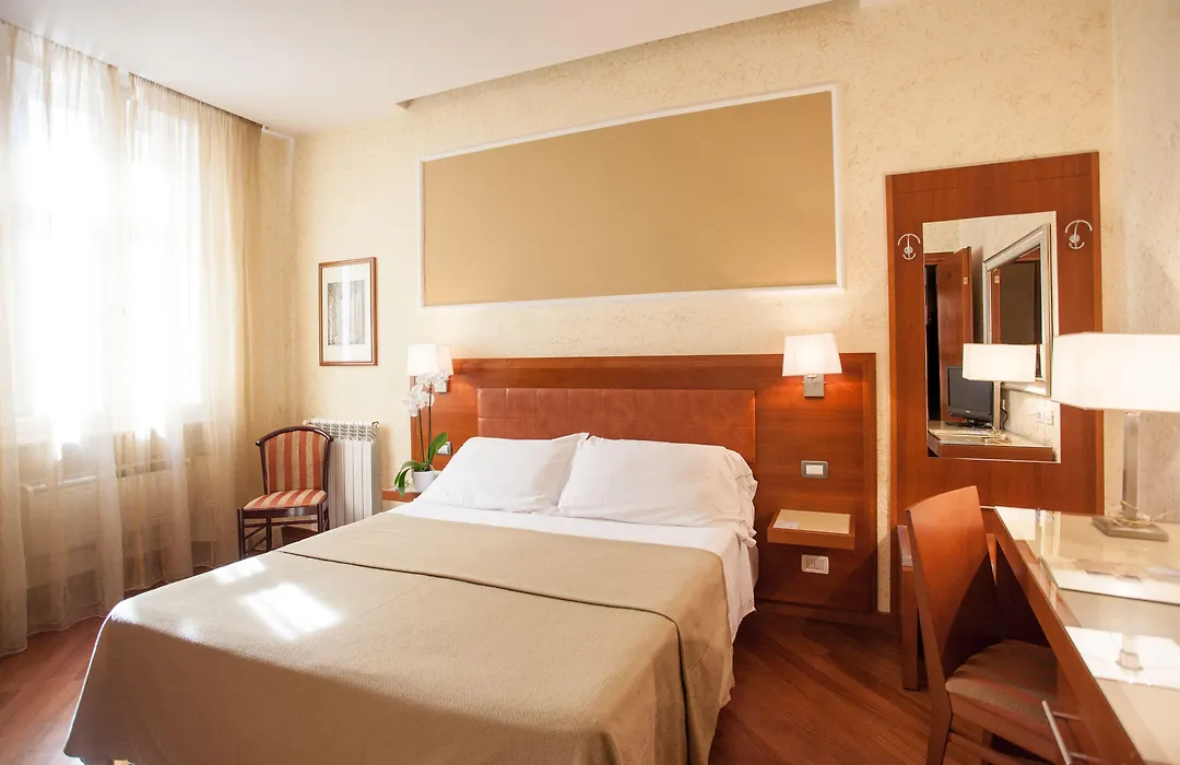 Hotel Madrid-1